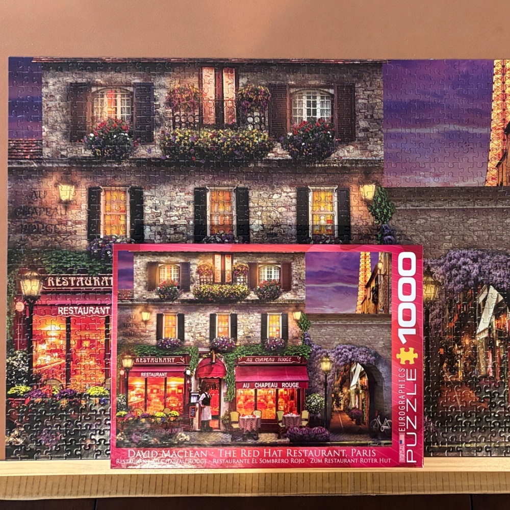 Eurographics “The Red Hat Restaurant, Paris” 1000 piece jigsaw puzzle.